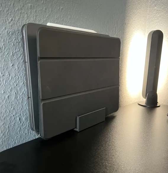 3D-printed folding tablet and book stand